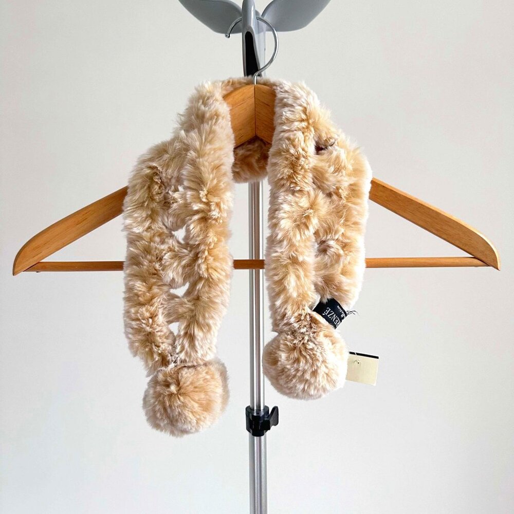 NWT Luxurious Fur Collar Scarf